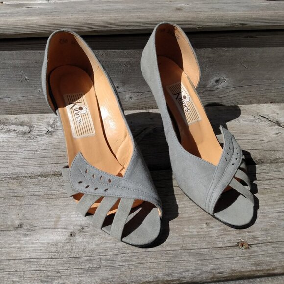 Vintage 80s Gray Shoes Faux Suede Heels Size 7.5 Kinney Pumps - Picture 11 of 12